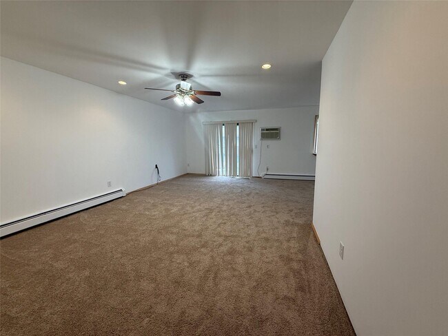 Building Photo - 1608 Cherry Hill Dr