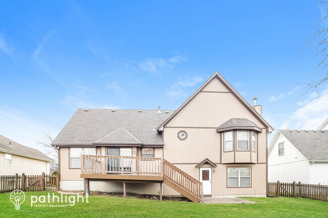 Building Photo - 1213 Southwest Pacific Drive, Lee's Summit...