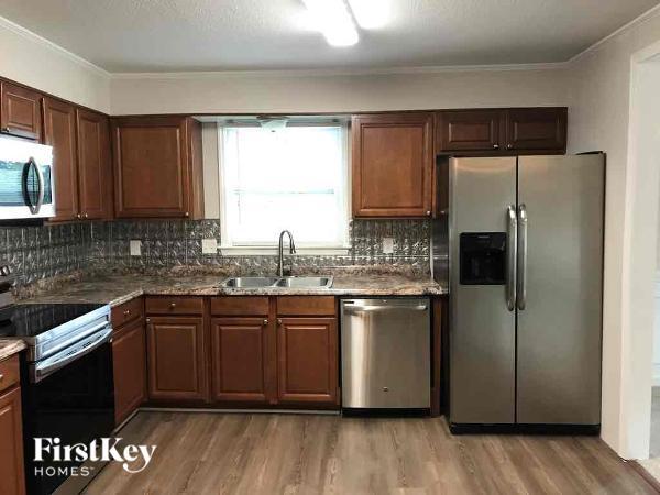 Building Photo - 940 Ridgeway Dr