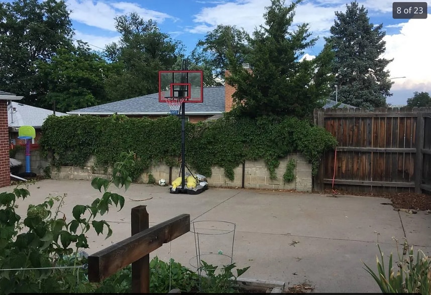 Building Photo - 470 S 39th St