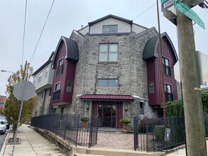Building Photo - Beautiful 2 Bedroom Available in Manayunk