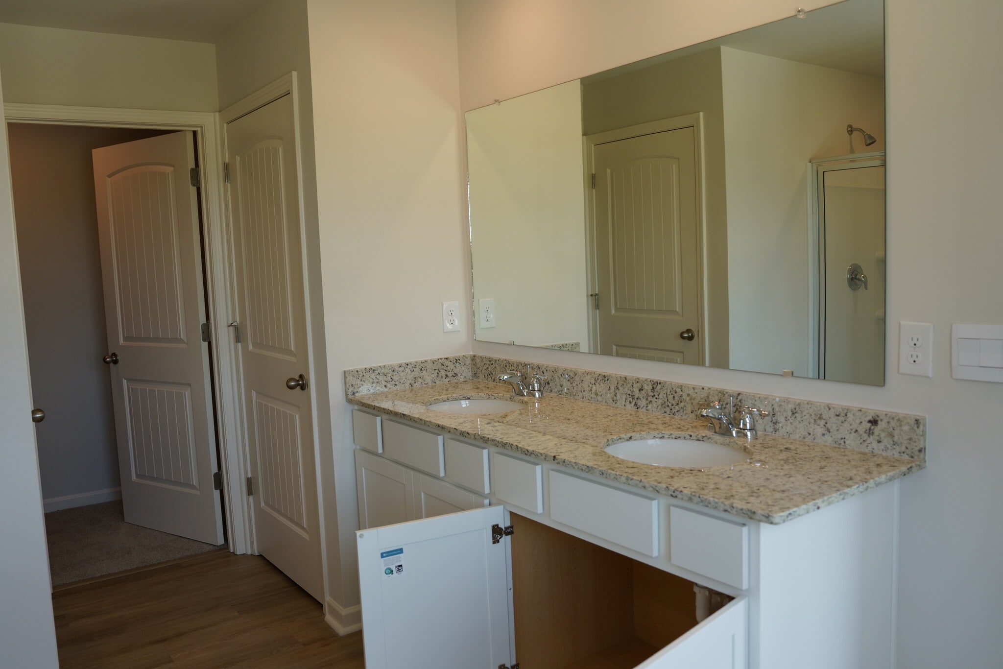 Double vanity primary bath - 265 Deerberry Dr
