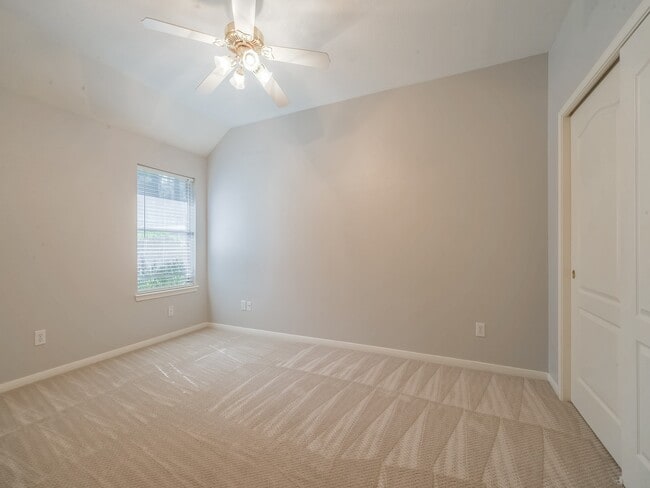 Building Photo - 15310 Cypressedge Ct