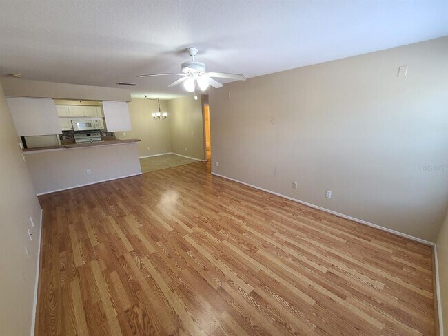 Building Photo - 36138 Lake Chase Blvd