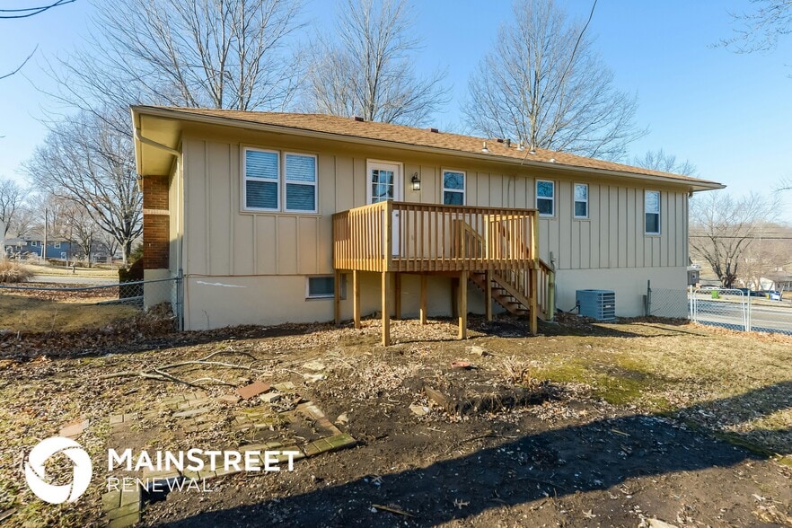 Building Photo - 8301 Laurel Ave