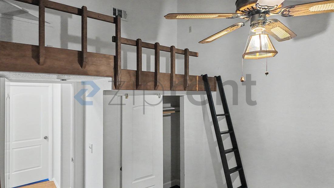 Building Photo - Unit 9517