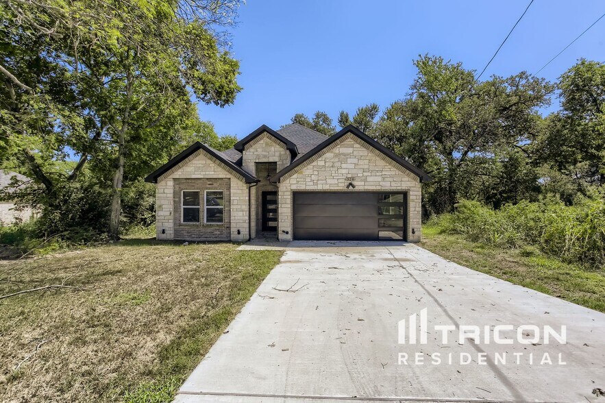 Primary Photo - 328 Lakey Rd