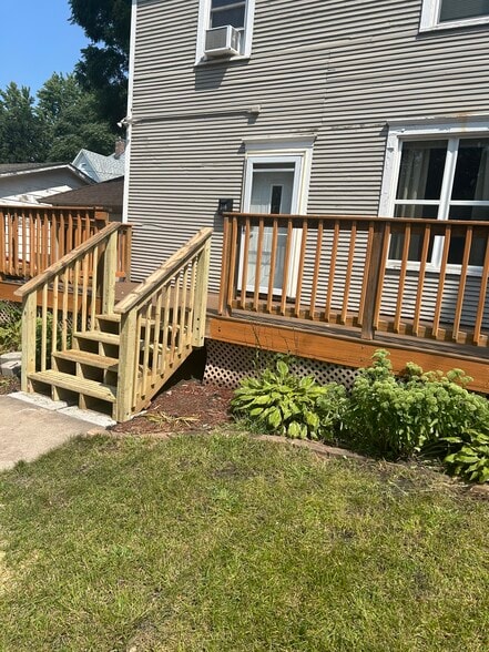 Deck - 316 E Spring St