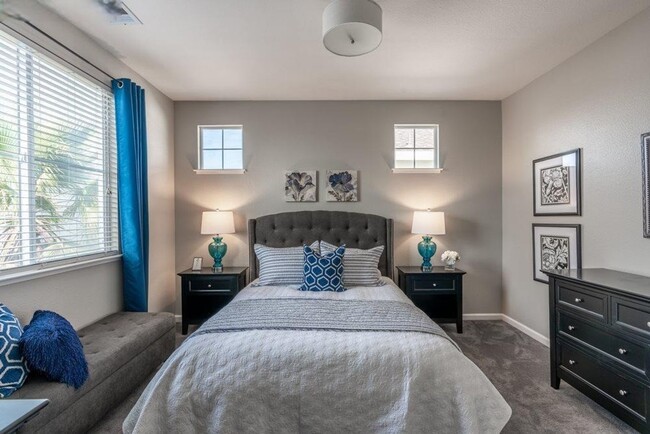 Building Photo - Stunning Updated Alameda Home w/ Backyard Deck & Custom Features