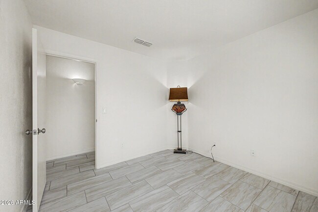 Building Photo - 8563 W Mission Ln