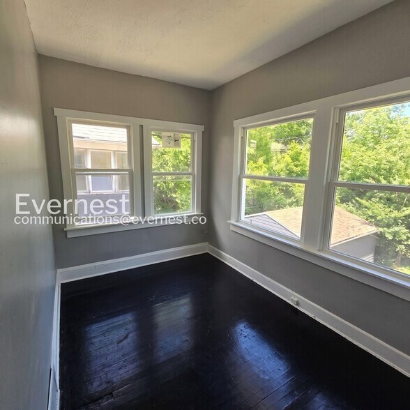 Building Photo - 3411 Beechwood Ave