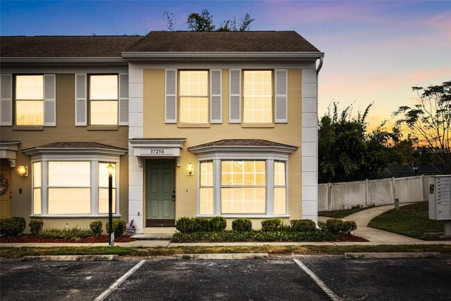 Building Photo - 37250 Embassy Park Ct