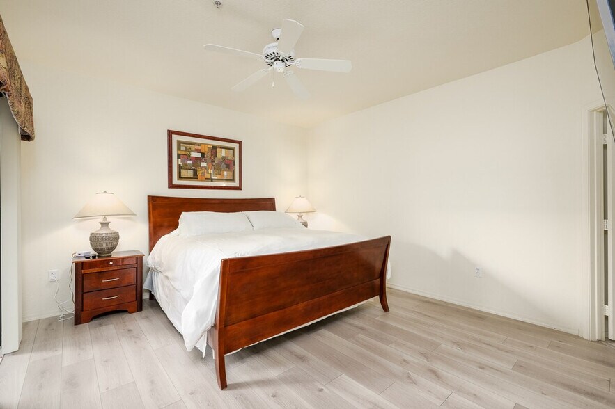 Building Photo - 9455 E Raintree Dr