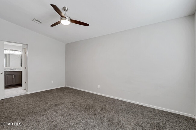 Building Photo - 13804 Flora Vista Ave