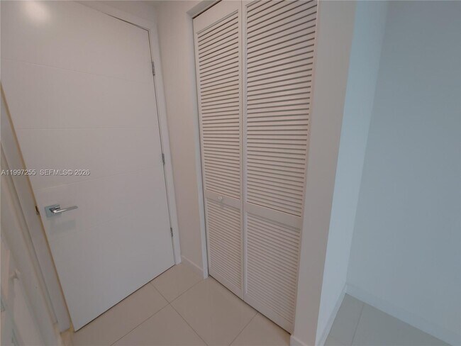 Building Photo - 7661 NW 107th Ave