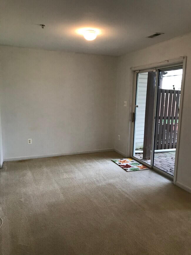 Building Photo - 205 Tilden Way