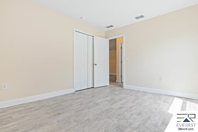 Building Photo - 96 Whispering Pine Dr