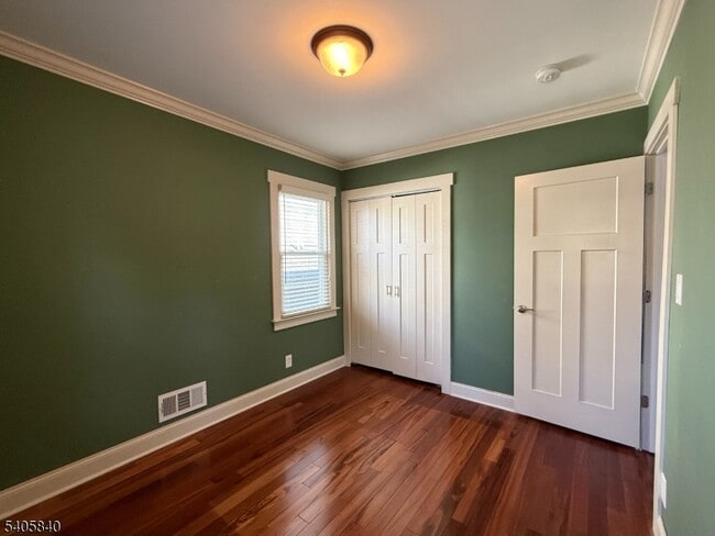 Building Photo - 40 W Shore Rd