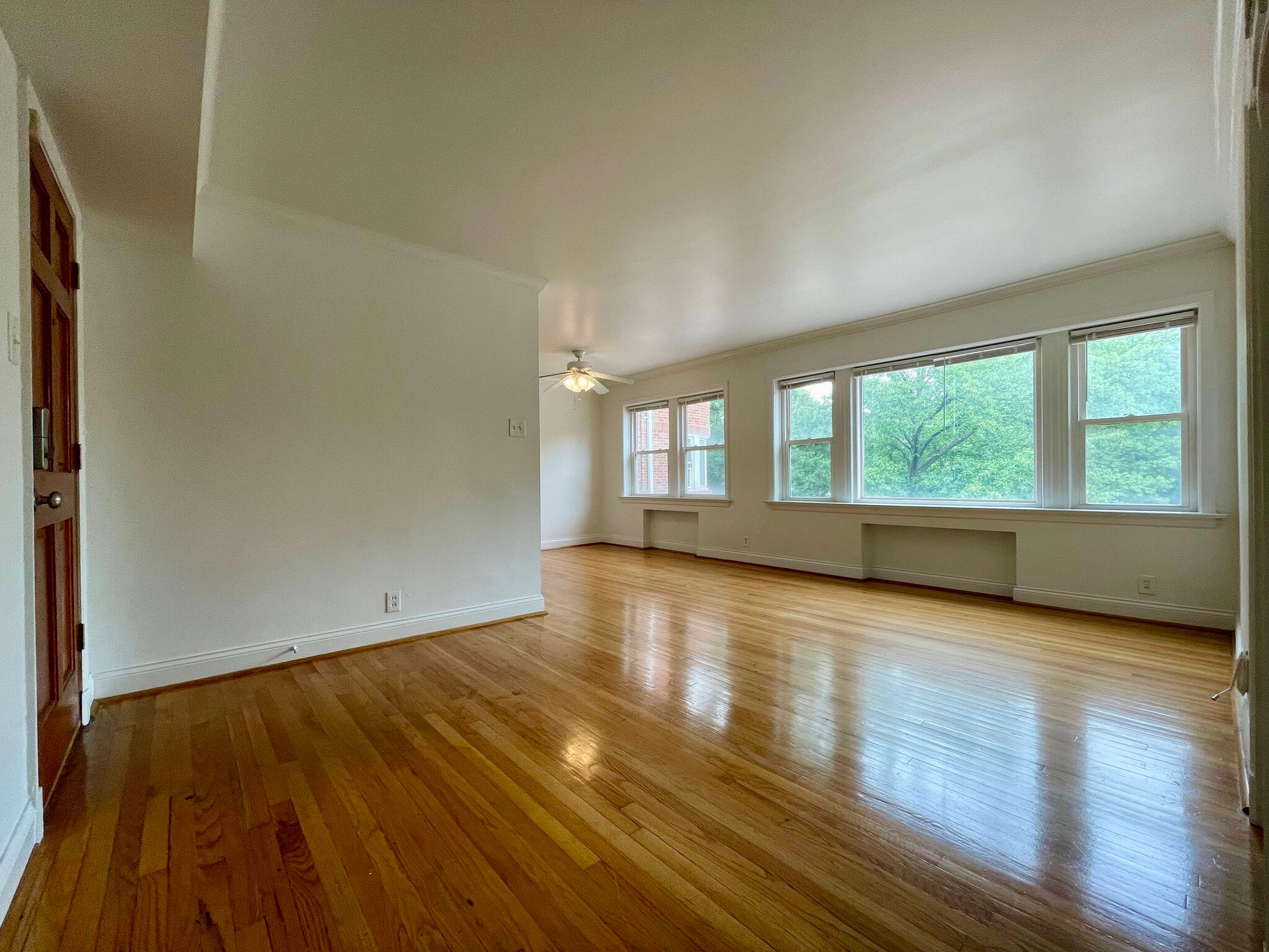 Philip H. Barron RealtyClayton & Forest Park 803813 Westwood Saint