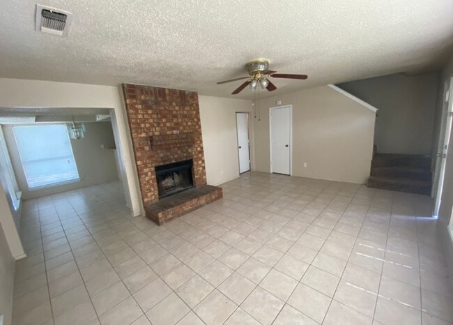 Building Photo - 2928 Stonycroft Dr