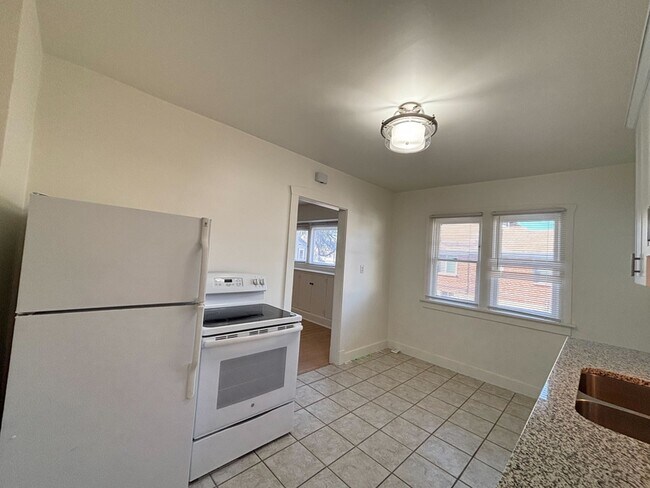 Building Photo - 361-361 Williams Ave S