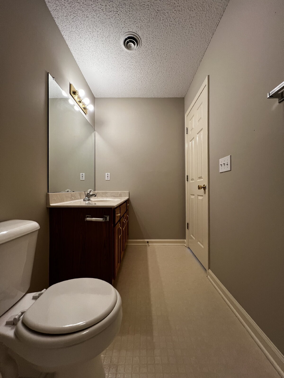 Building Photo - 3427 Poplar Hill