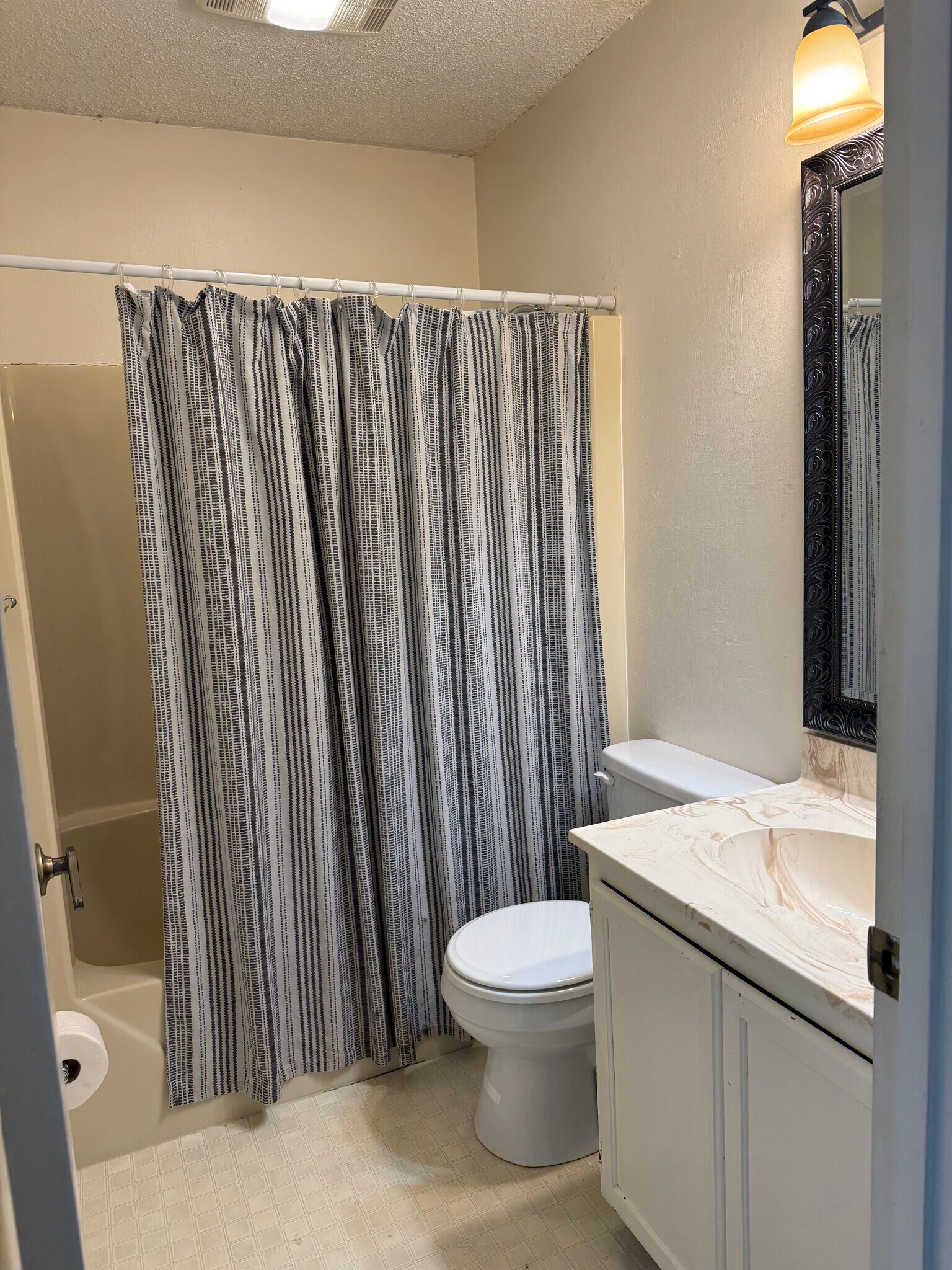 Guest bath - 104 Meadow Park Ln