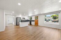 Building Photo - 2438 Potter St