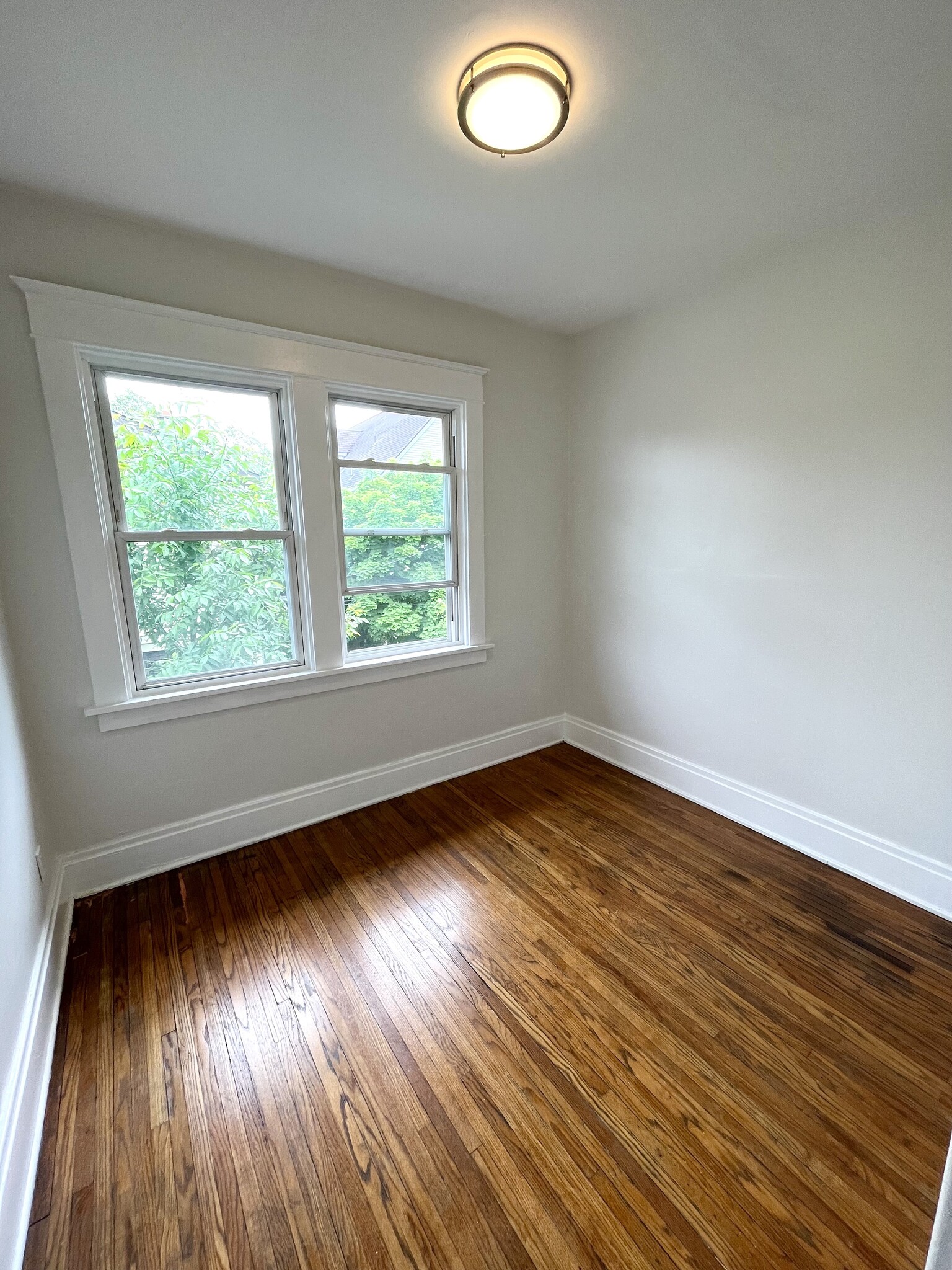 Room 2 - 1899 Hertel Ave