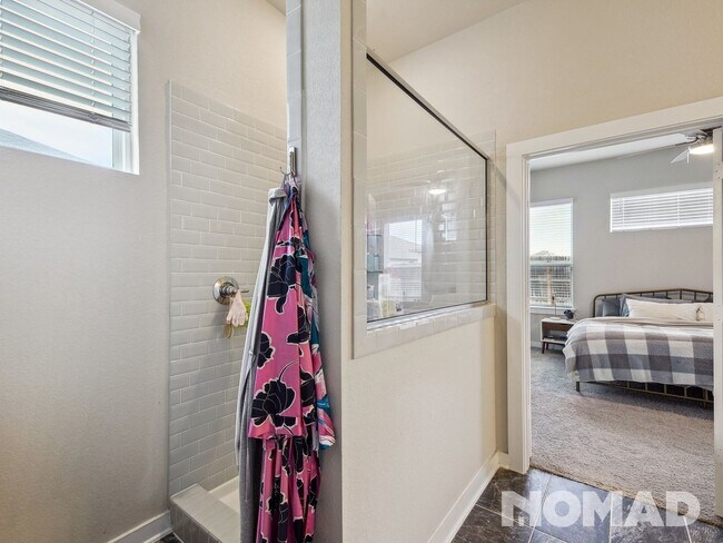 Building Photo - Updated 4-Bed, 3-Bath Home in Creekside – ...