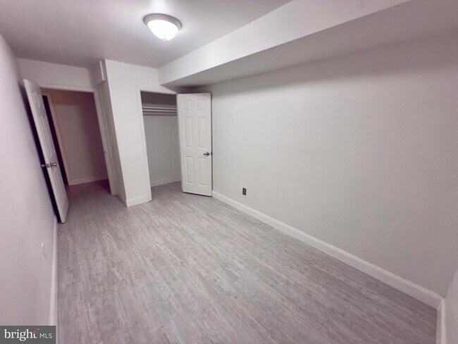 Building Photo - 9109 Diplomat Pl