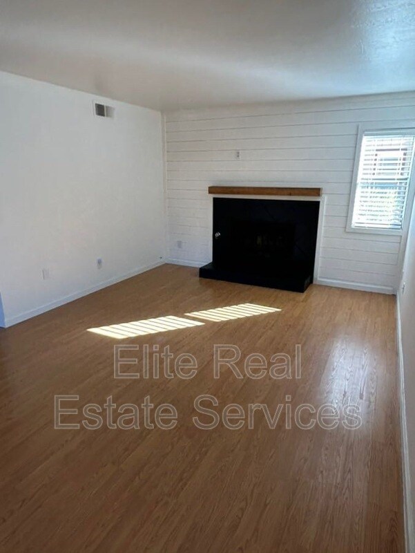 Building Photo - 6540 College Grove Dr