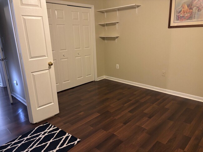 Building Photo - 2027 Quiet Creek Ct