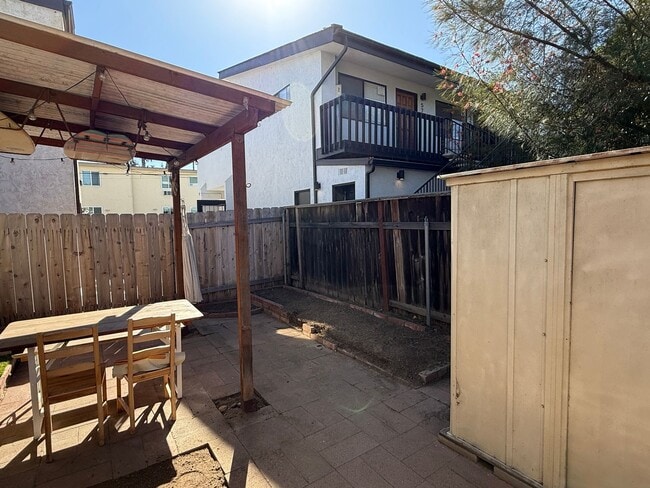 Building Photo - Pacific Beach 1 Bed/1 Bath Studio with Backyard