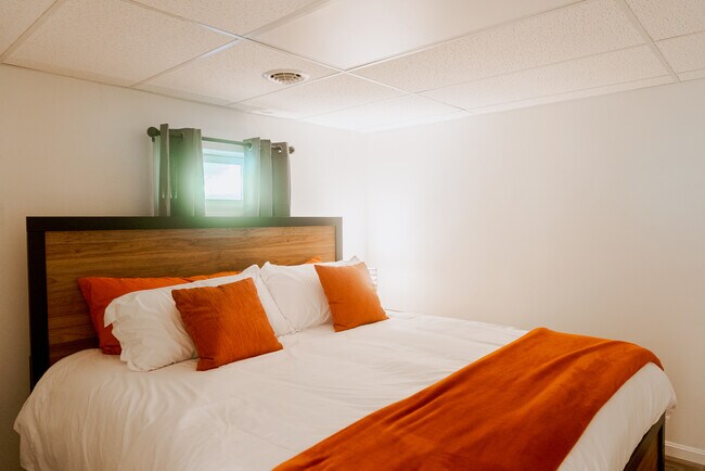 Building Photo - 244 Toby St