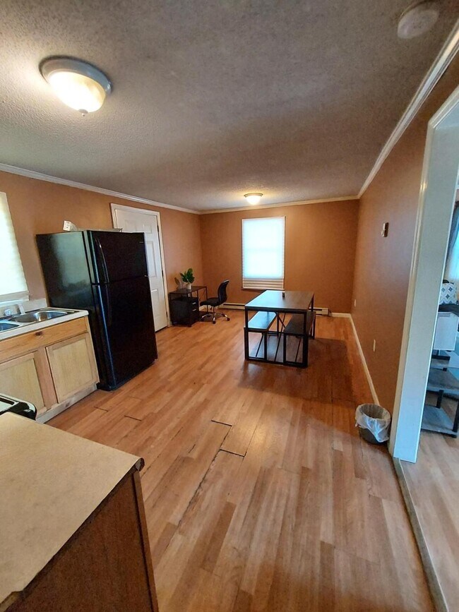 Building Photo - 101 Virginia St