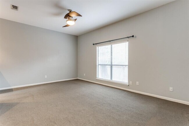 Building Photo - 9203 Knoll Crest Loop