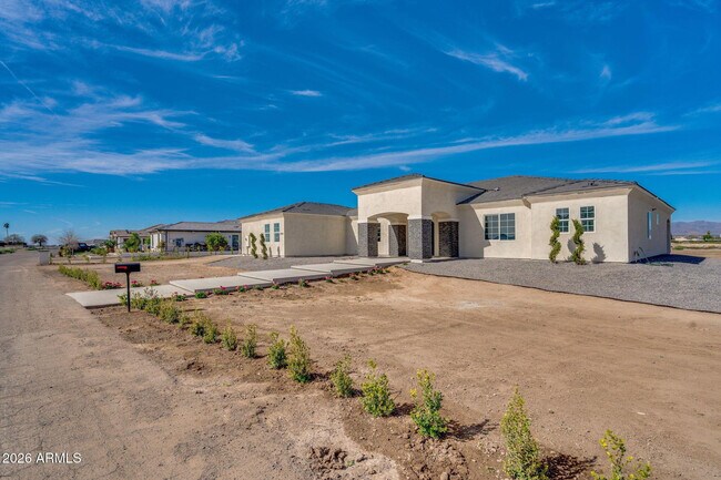 Building Photo - 22926 W La Mirada Dr