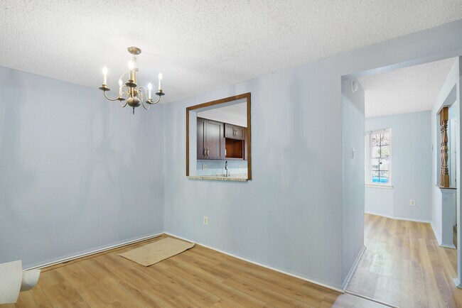 Building Photo - 8653 Bent Arrow Ct