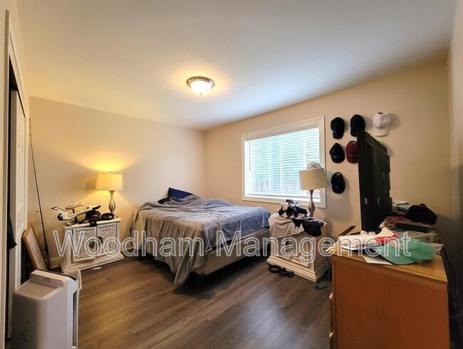 Building Photo - 306 Golden Valley Dr