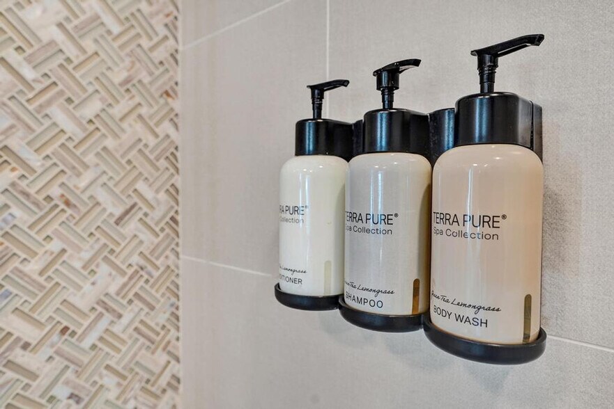 Building Photo - 2889 McFarlane Rd