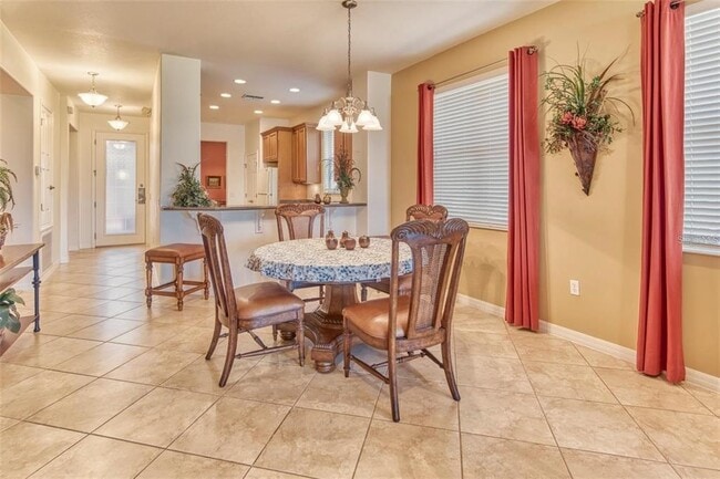 Building Photo - 2310 Palm Tree Dr