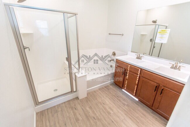 Building Photo - 15427 W Windward Ave