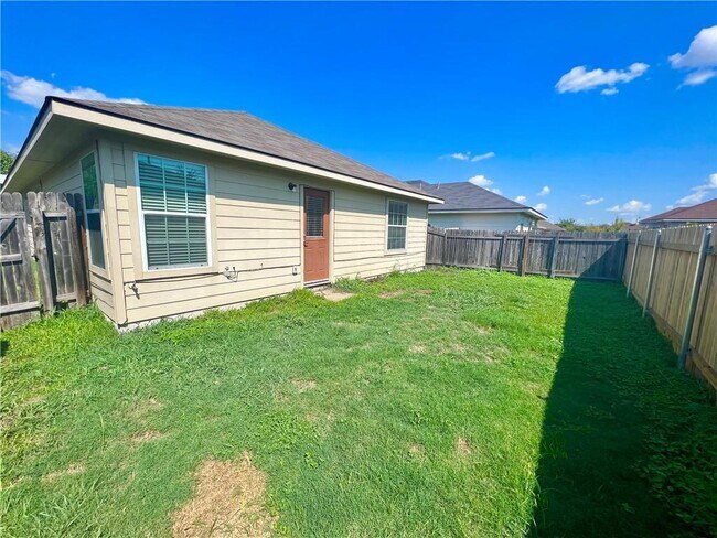 Building Photo - 7813 Duber Ln