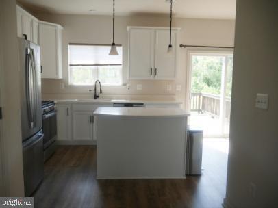 Building Photo - 2517 Drake Ln