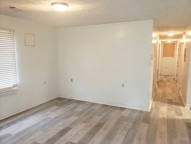 Building Photo - 41 Meldon Ave SE