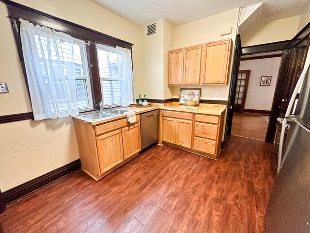 Building Photo - 159 Genesee Park Blvd