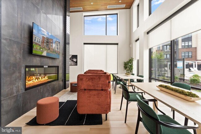 Building Photo - 43443 Croson Ln