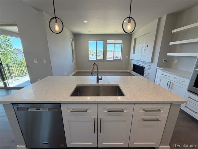 Building Photo - 22561 E Hinsdale Ave