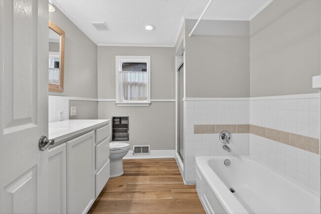 Building Photo - Beautiful 1930's 2bd/2ba Bungalow in Boise's Historic North End
